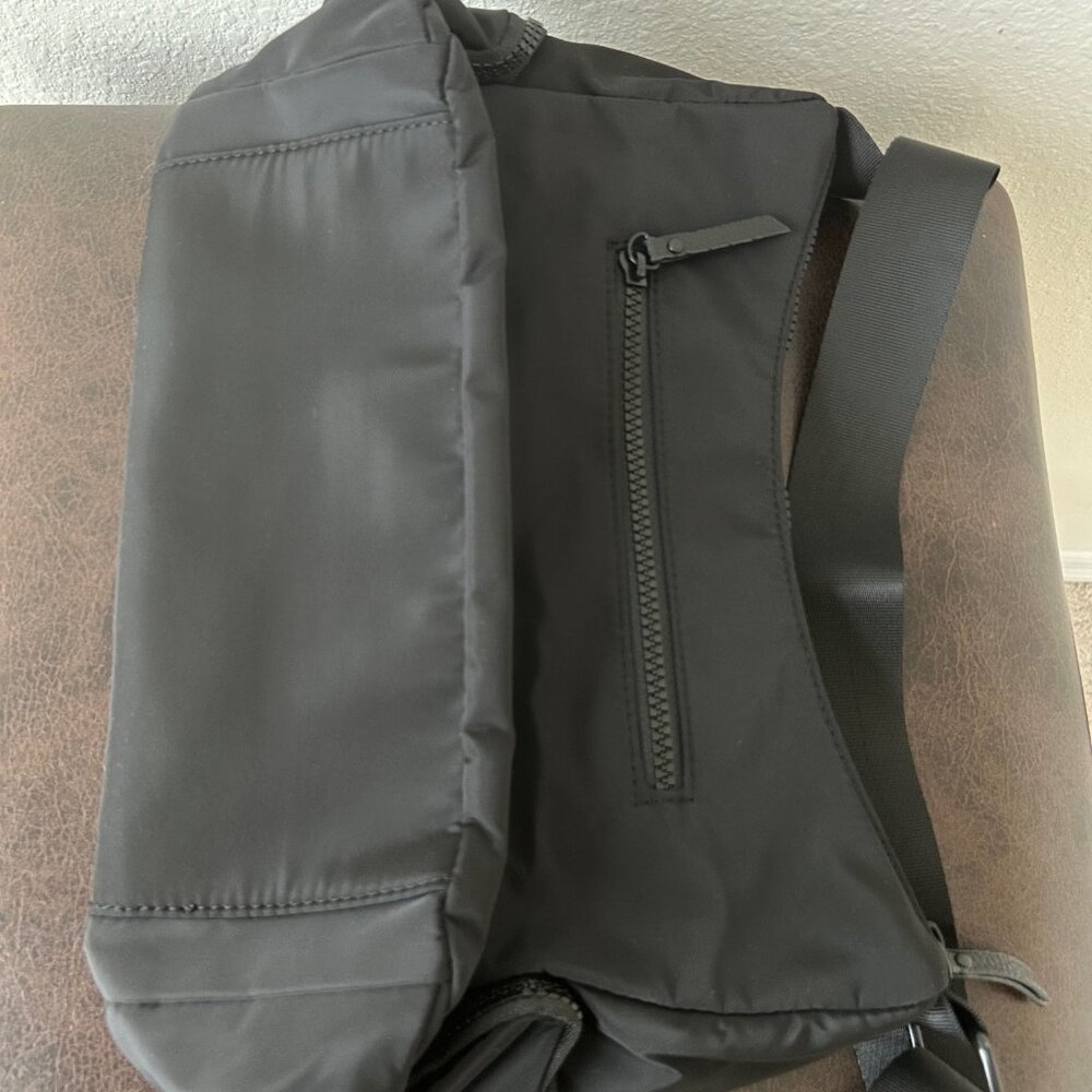 Samantha Brown To-Go Multi-Function Cargo Bag Bla… - image 5